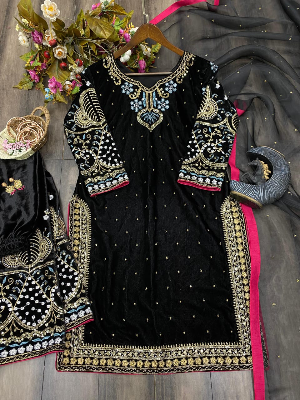 Velvet Suit Set with Sequence Embroidery Work (4)